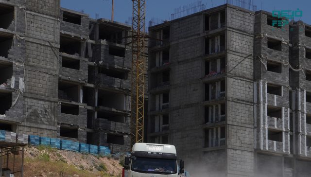 خرید اقساطی به خریداران اجازه میدهد تا سرمایه نقدی خود را حفظ کنند و از آن برای دیگر سرمایهگذاریها یا هزینههای زندگی استفاده کنند.