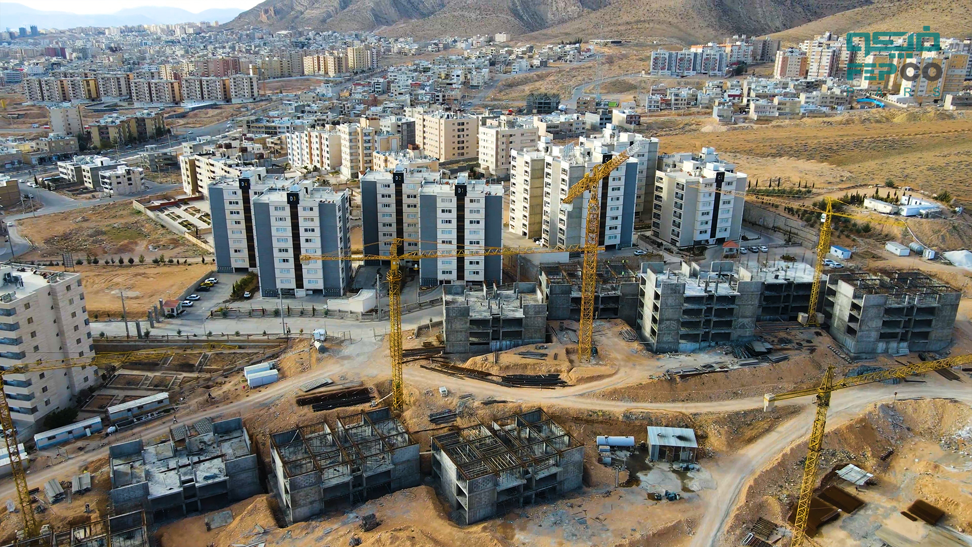 آموزش مردم، مهندسان، و سازندگان درباره مفاهیم توسعه پایدار و فناوری‌های نوین.